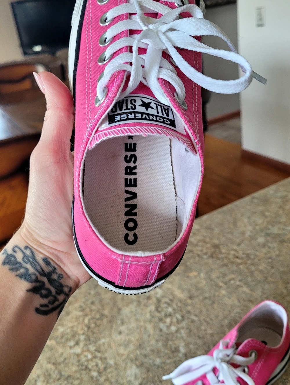 Pink Converse 💕 - Picture 9 of 11